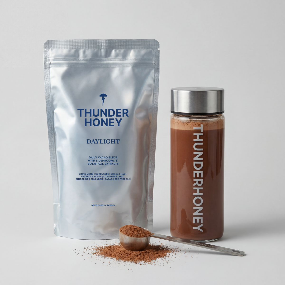 Thunder Honey Daylight welcome kit: pouch, glass bottle and steel scoop
